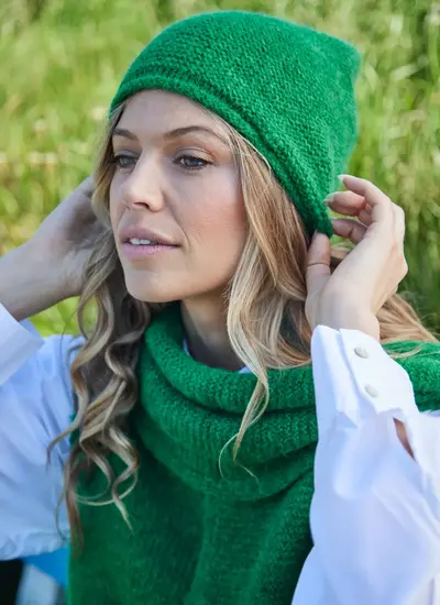 Fisherman Alpaca Slouchy Beanie in Kelly Green 